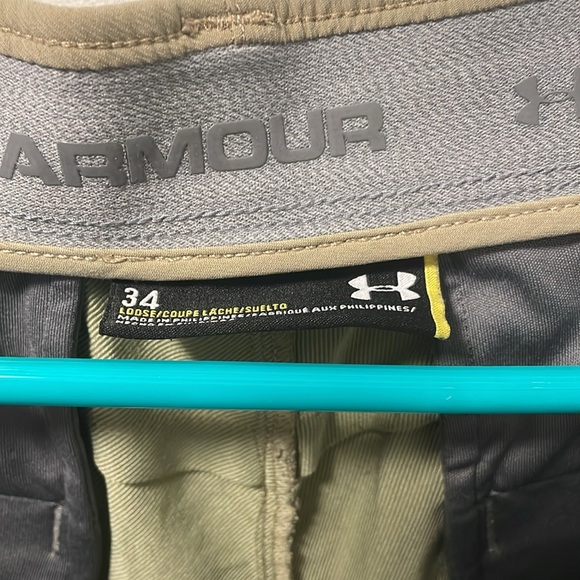 Under Armour Golf Shorts - Picture 3 of 4